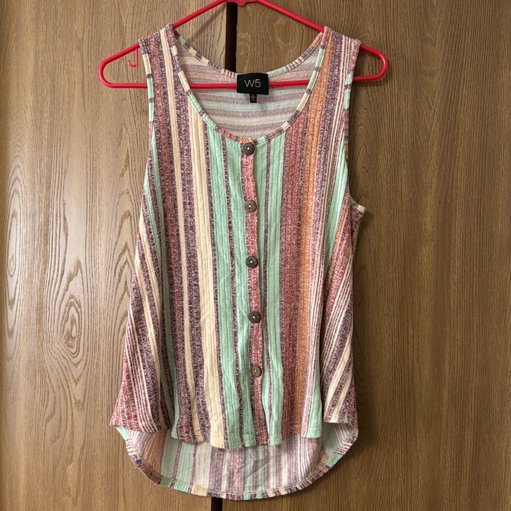 Very cute airy tank